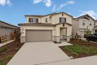 Enclave at Crossroads West por KB Home en Modesto California
