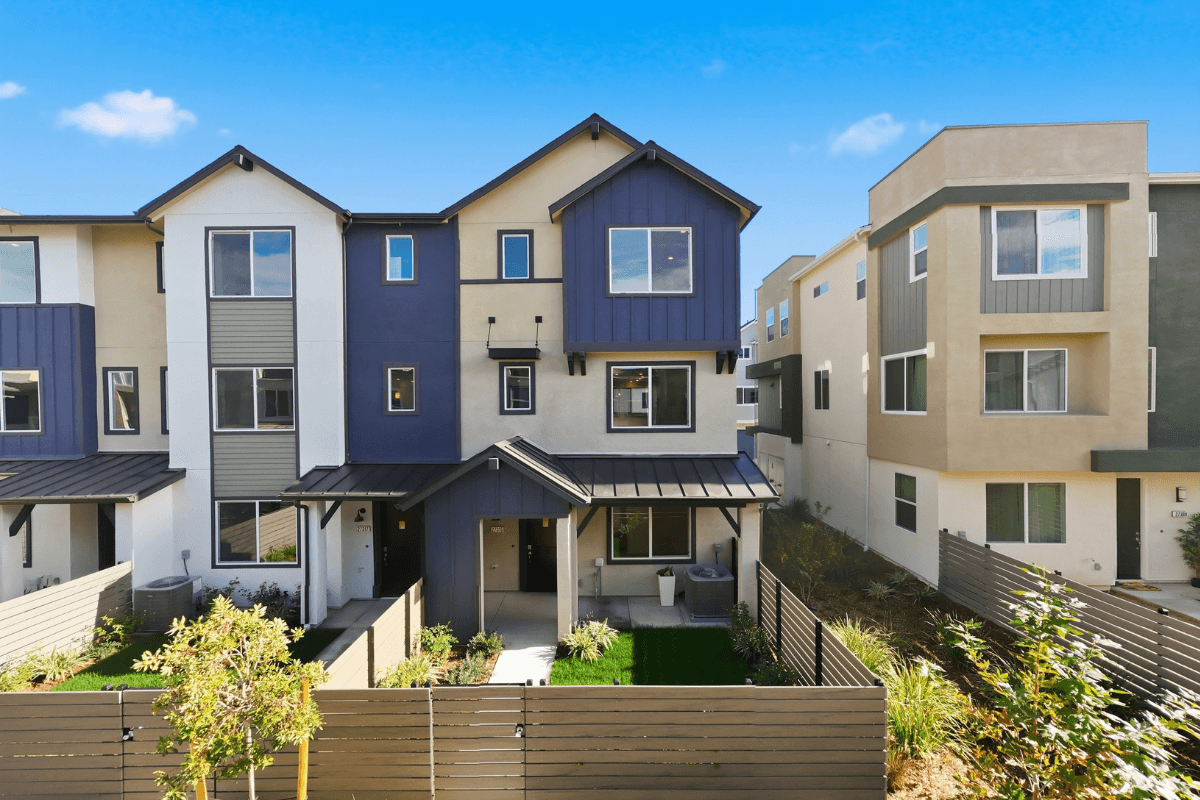 Plan 2040 Modeled - Iris at Valencia: Valencia, California - KB Home