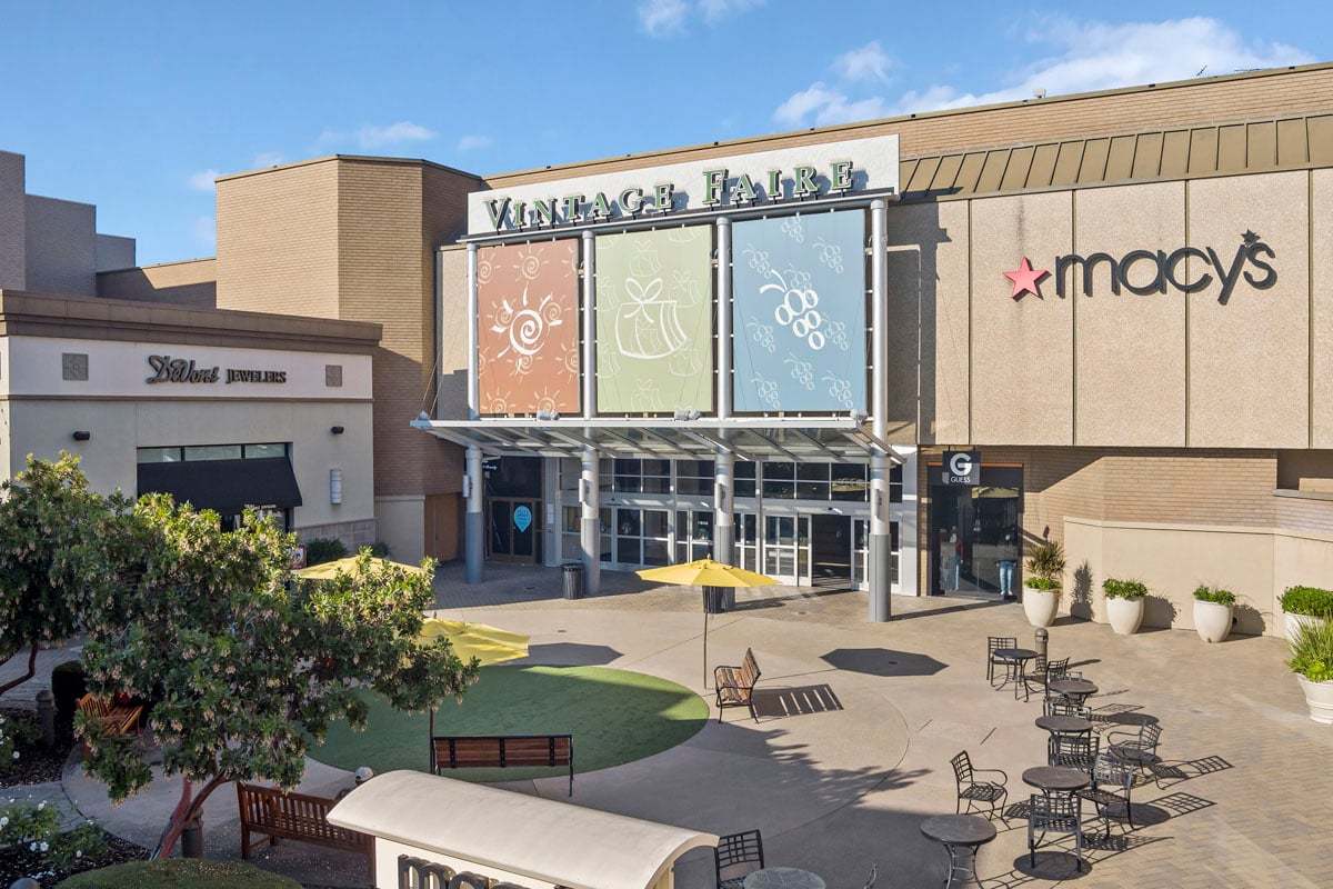 10-minute drive to Vintage Faire® Mall for shopping and entertainment