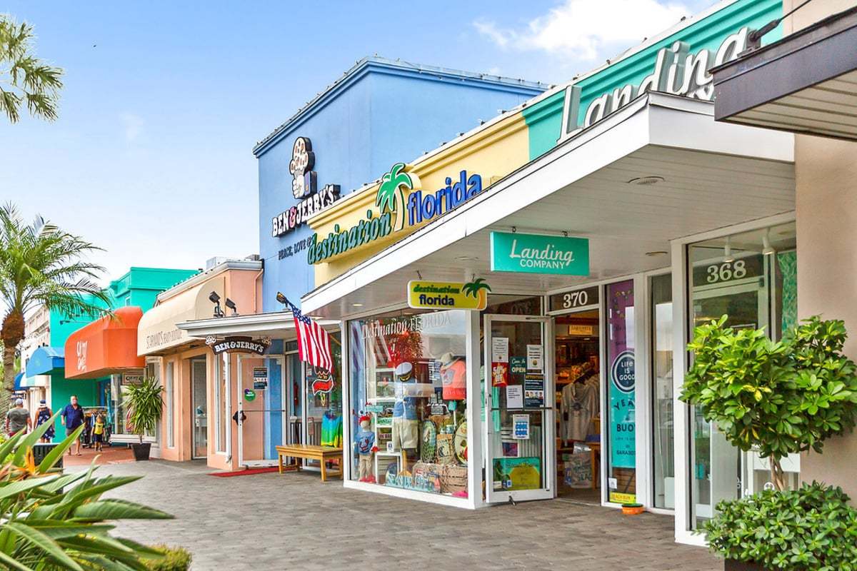 Convenient to St. Armands Circle