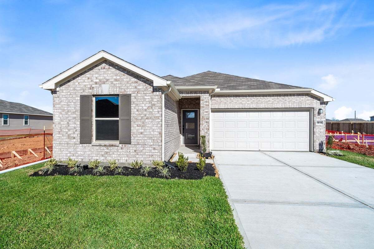 Plan 1631 Modeled - Olympia Falls: Fresno, Texas - KB Home