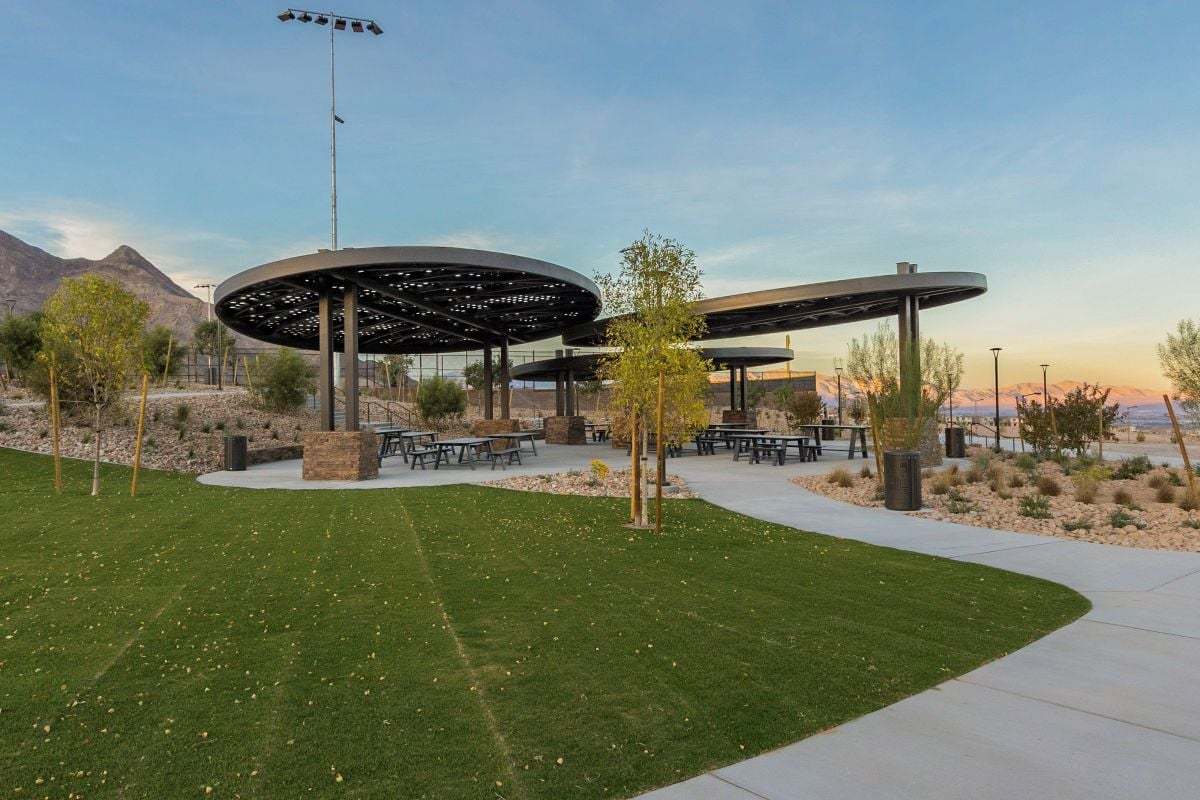 Less than 1 mile to Grand Park