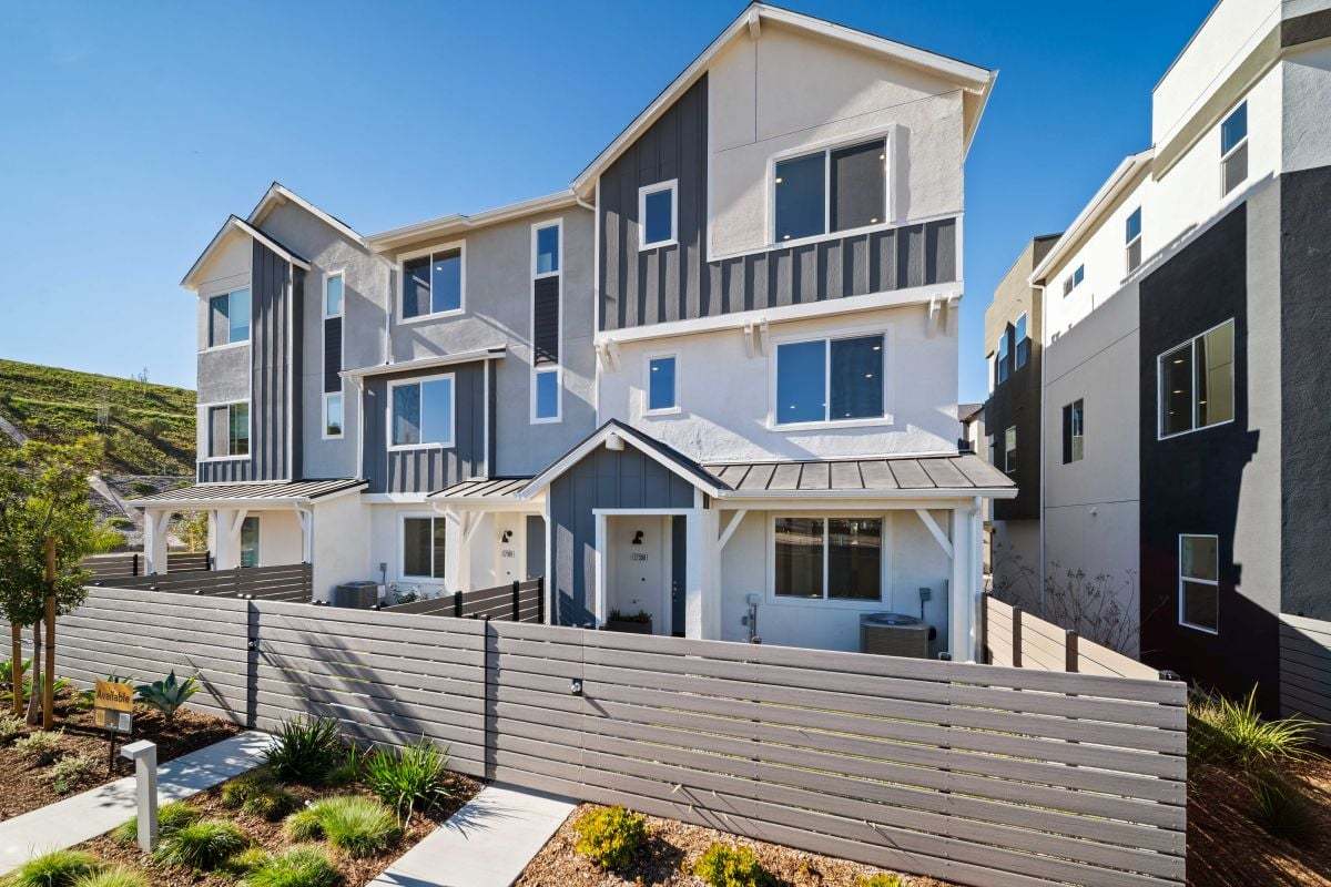 Plan 2040 Modeled - Iris at Valencia: Valencia, California - KB Home