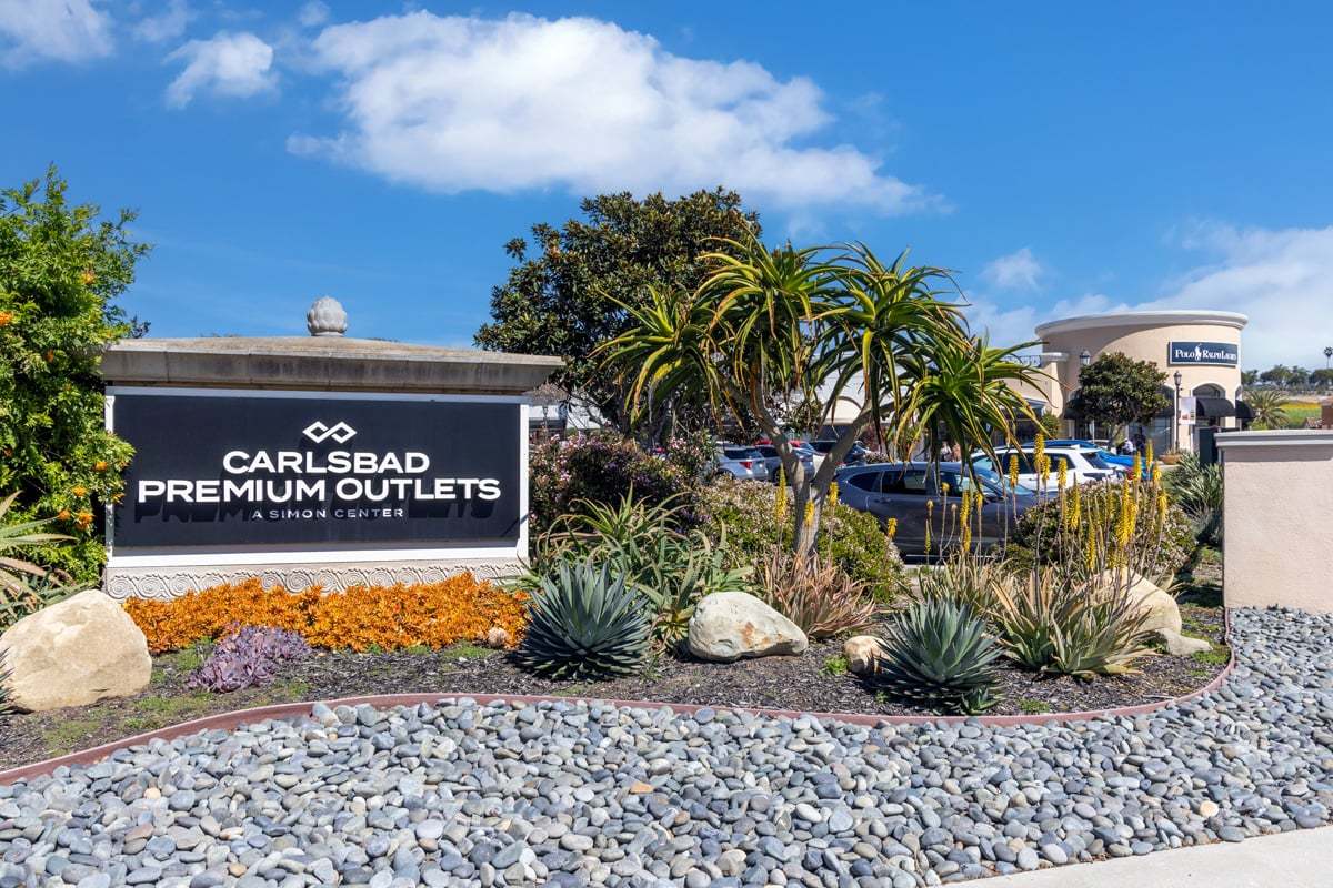 Less than 4 miles to Carlsbad Premium Outlets®