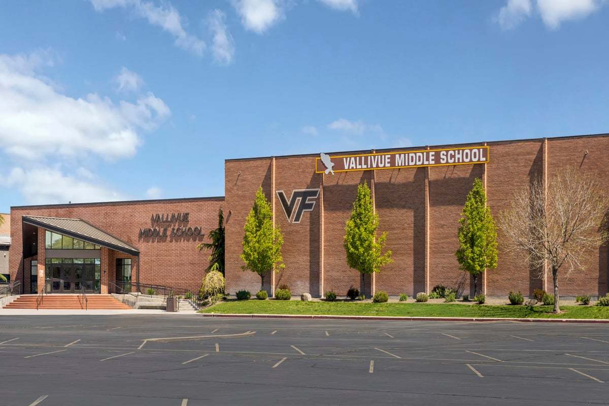 Just 6 minutes to Vallivue Middle School