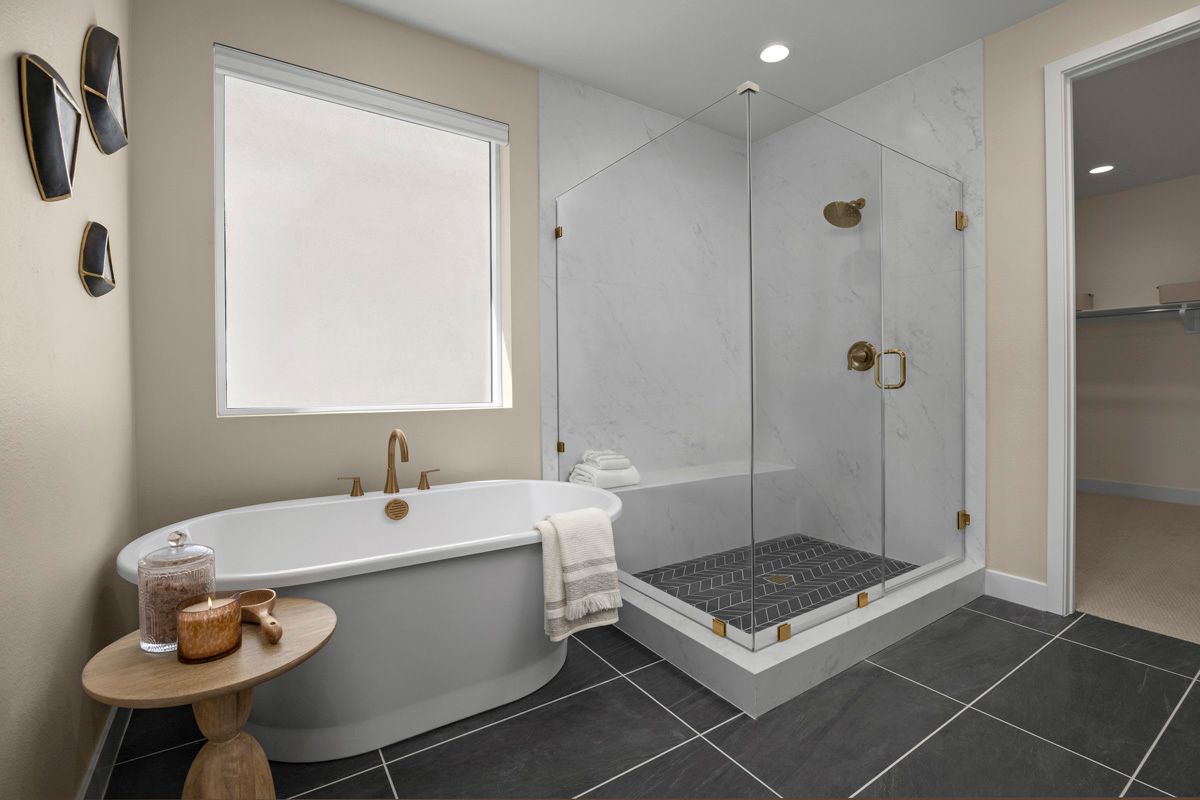 Plan 2661 Modeled - Primary bath