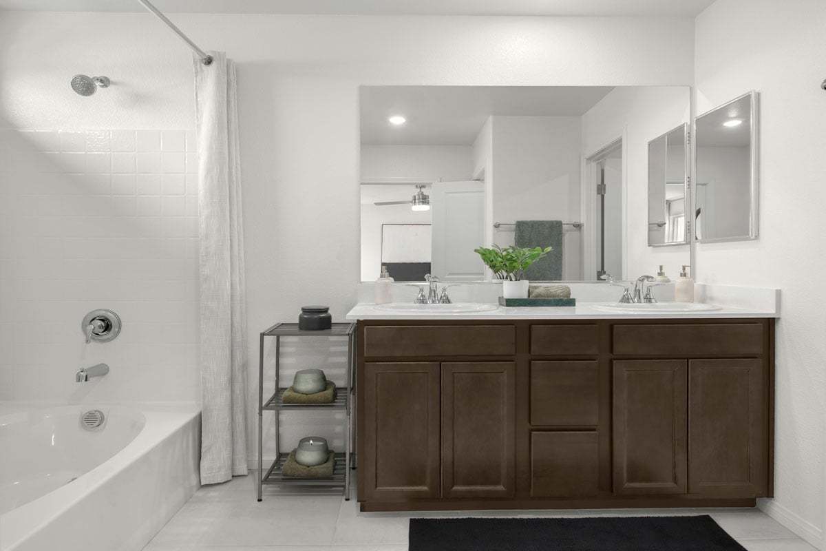 Plan 1590 Modeled - Primary bath