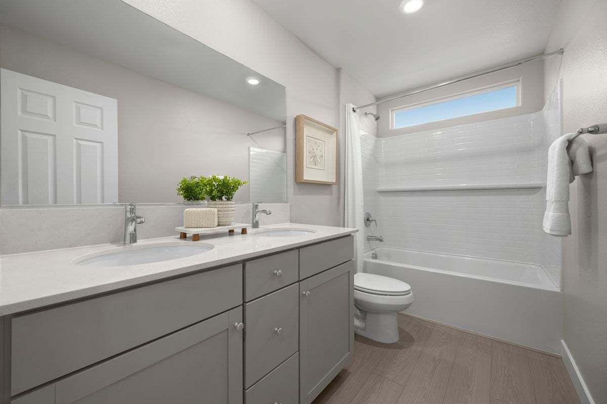 Plan 2320 Modeled - Bath 2
