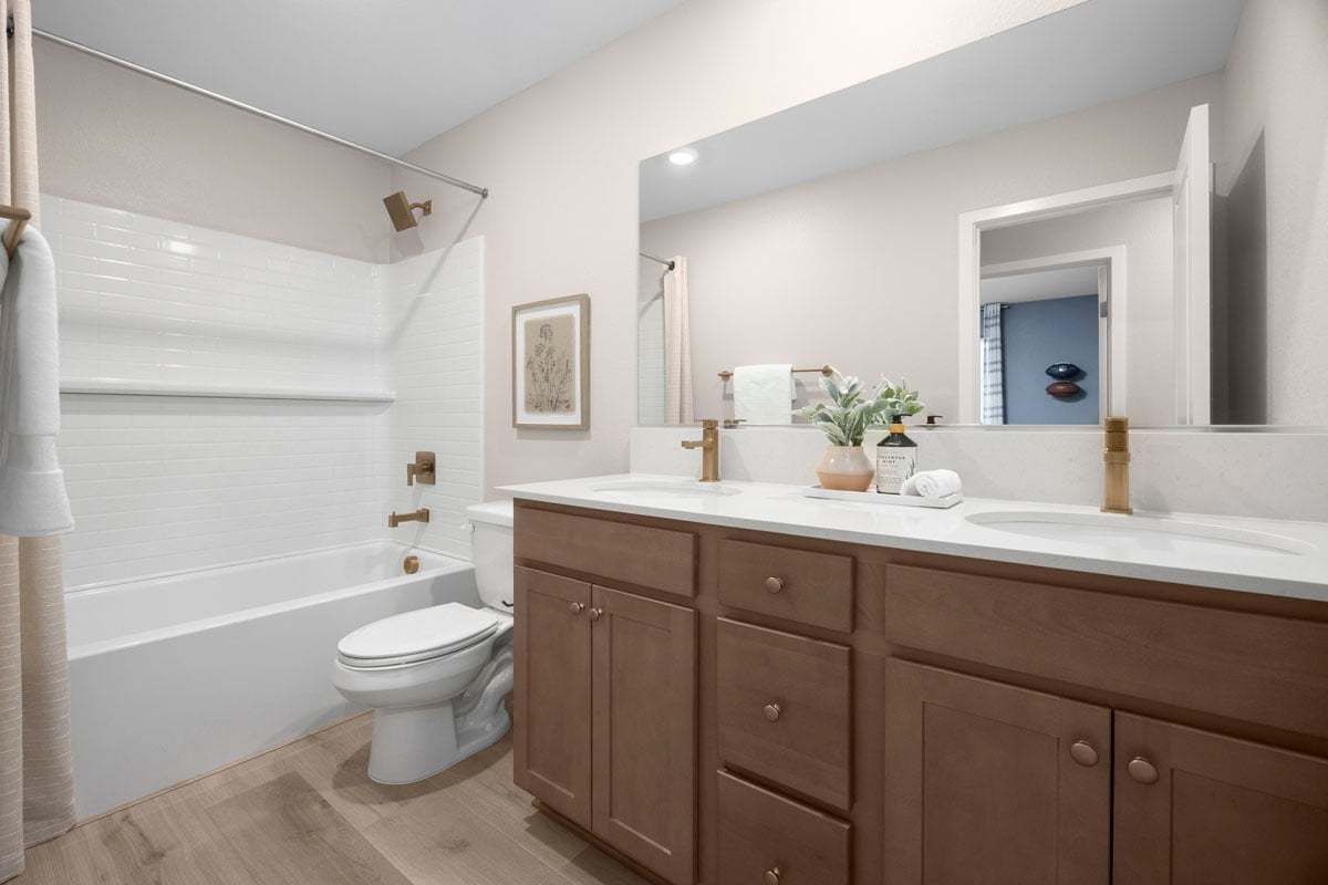 Plan 1947 End Unit Modeled - Bath 2