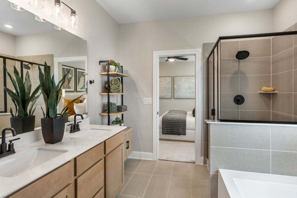 Plan 2527 Modeled - Primary bath