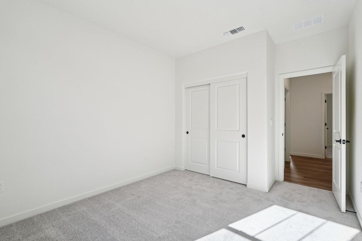 Secondary bedroom