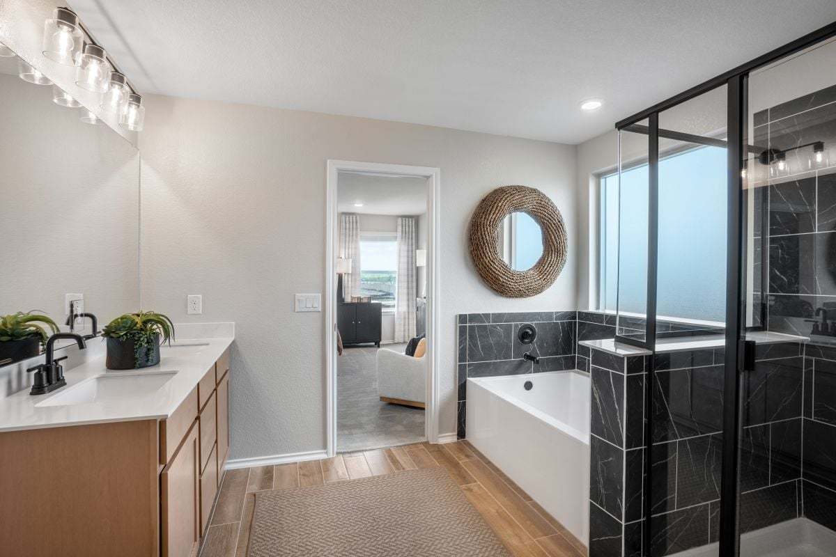 Plan 2897 Modeled - Primary bath