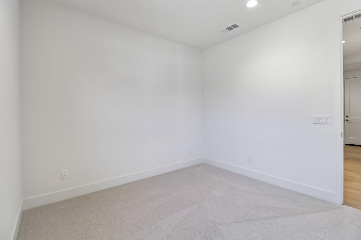 Secondary bedroom