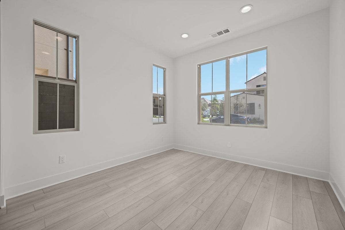 Secondary bedroom