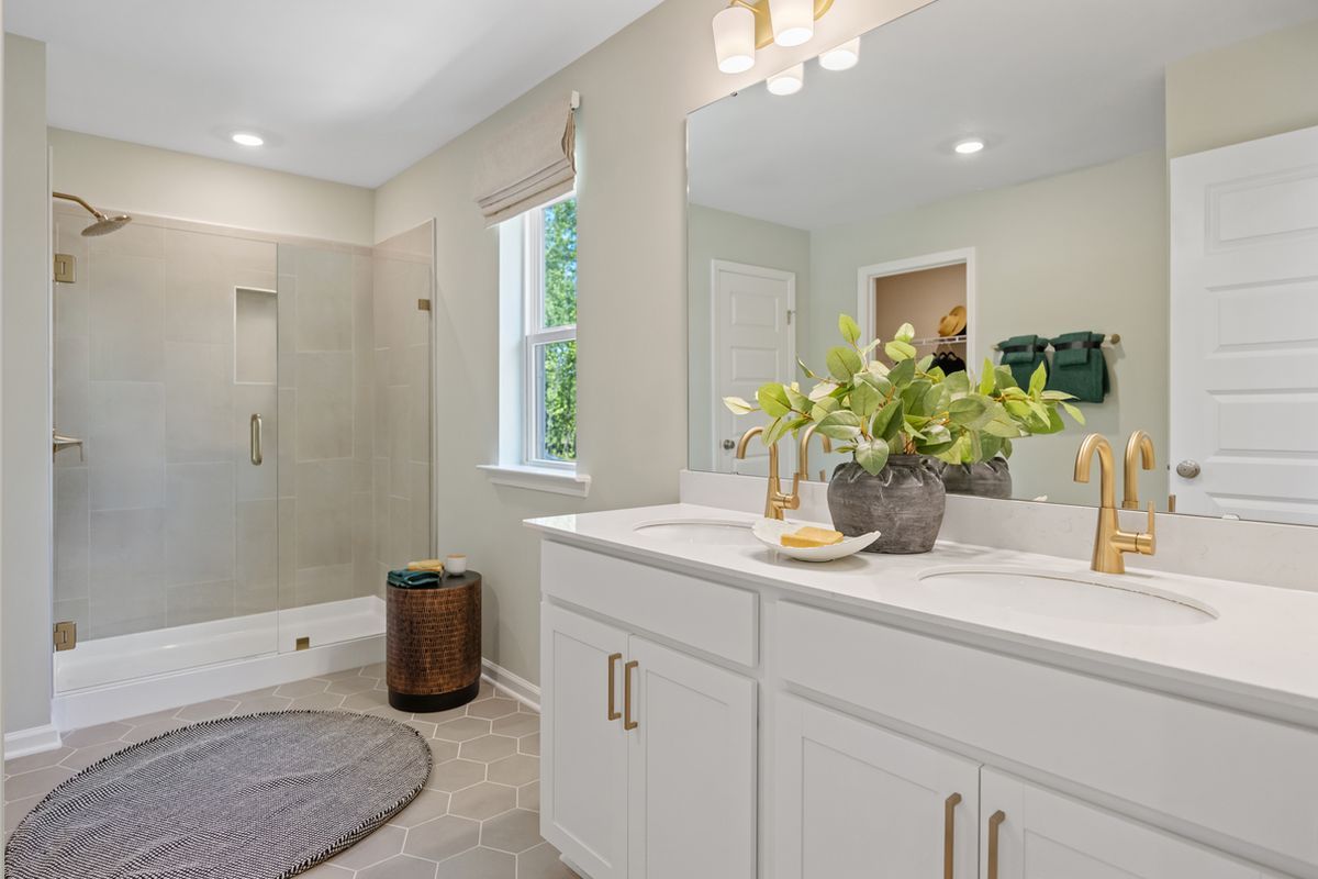 Plan 2277 Modeled - Primary bath