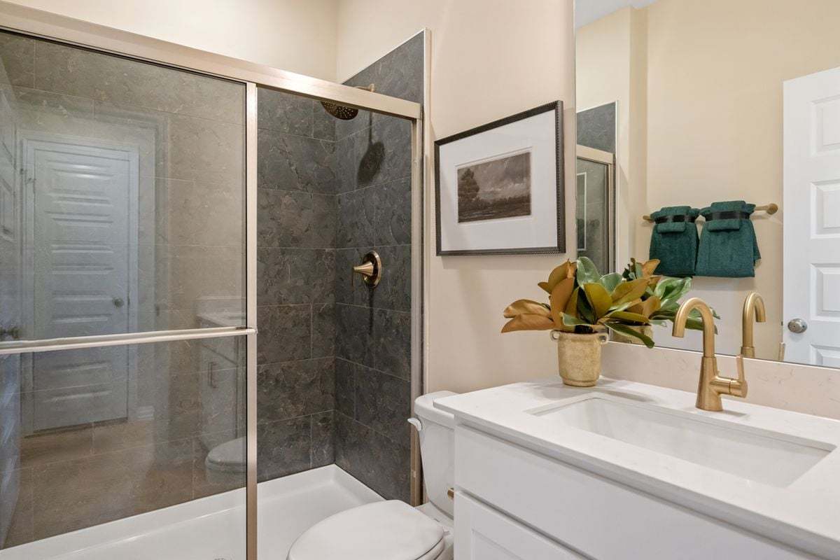Plan 2277 Modeled - Secondary bath
