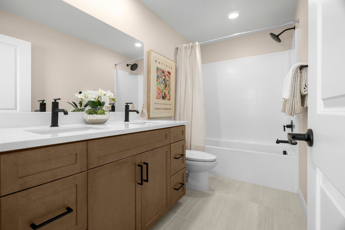 Plan 2320 Modeled - Bath 2