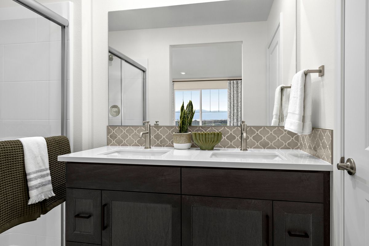 Plan 1640 Modeled - Primary bath