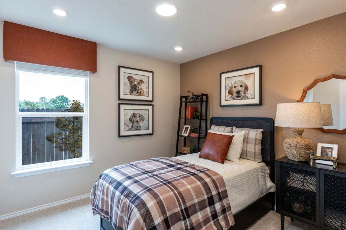 Secondary bedroom