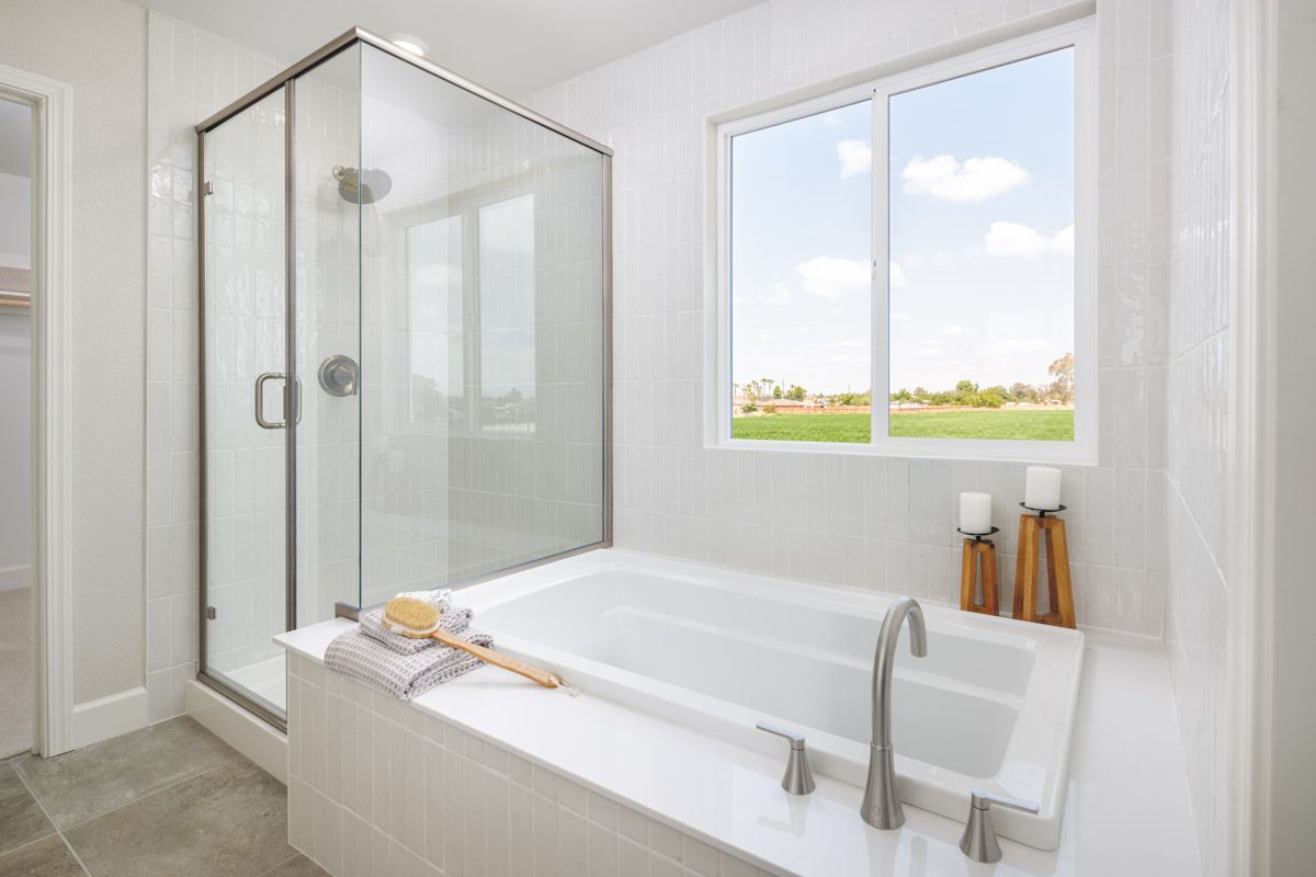 Plan 2172 Modeled - Primary bath