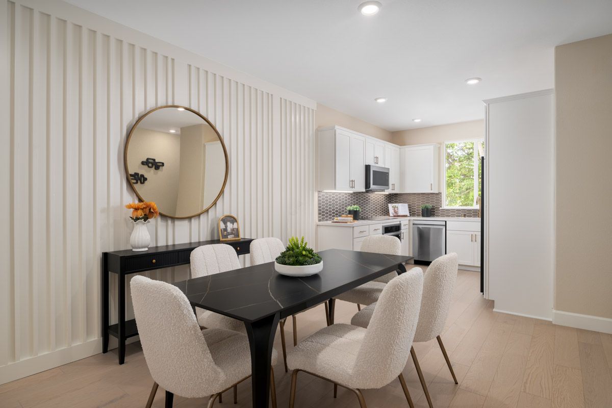 Plan 1657 Modeled - Dining area