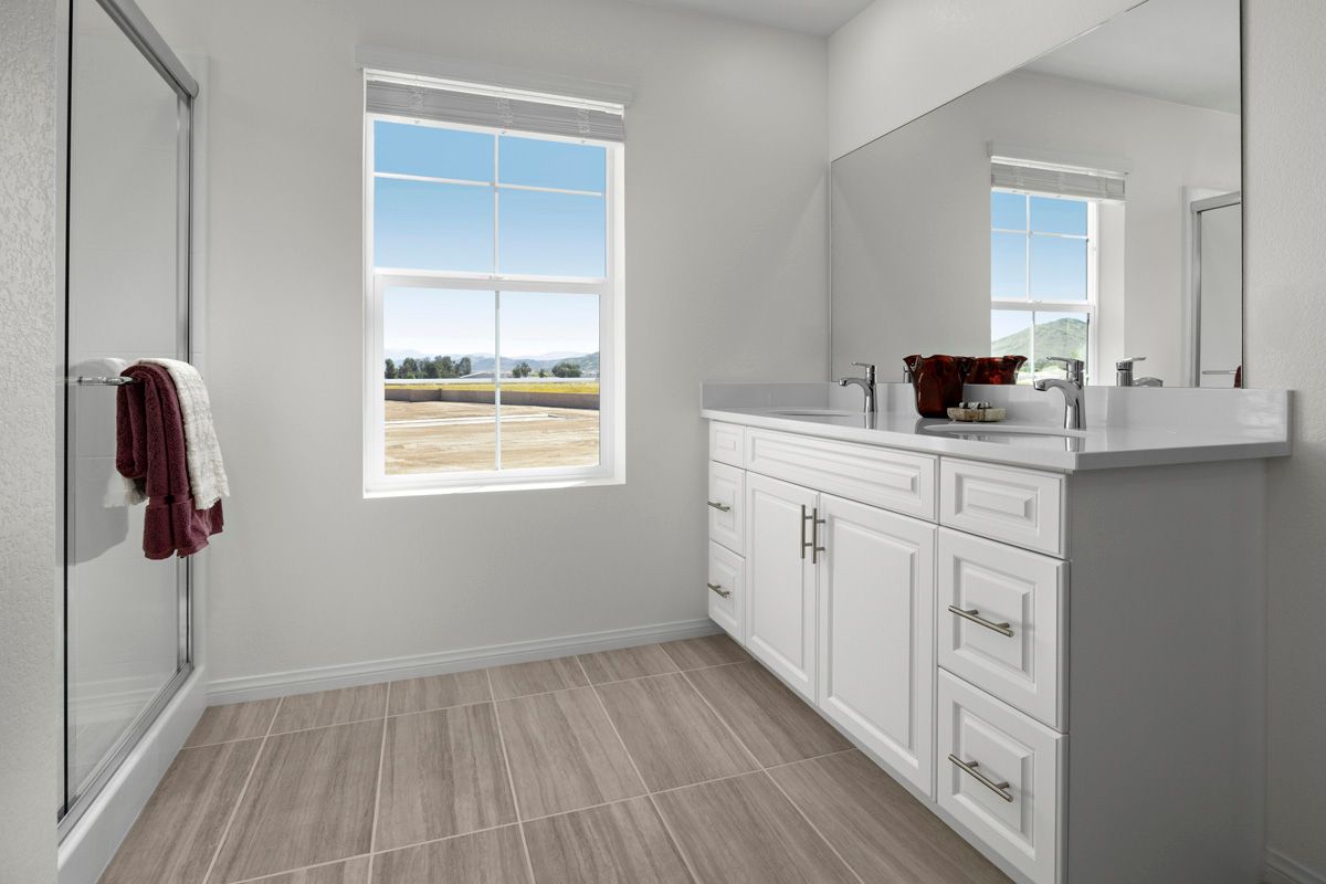 Plan 2076 Modeled - Primary bath