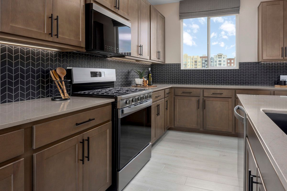 Plan 1895 End Unit Modeled - Stainless steel appliances