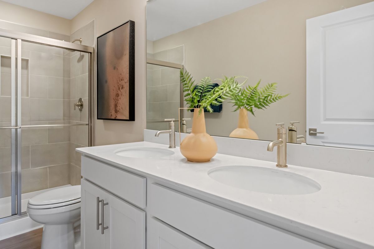 Plan 1445 Modeled - Primary bath