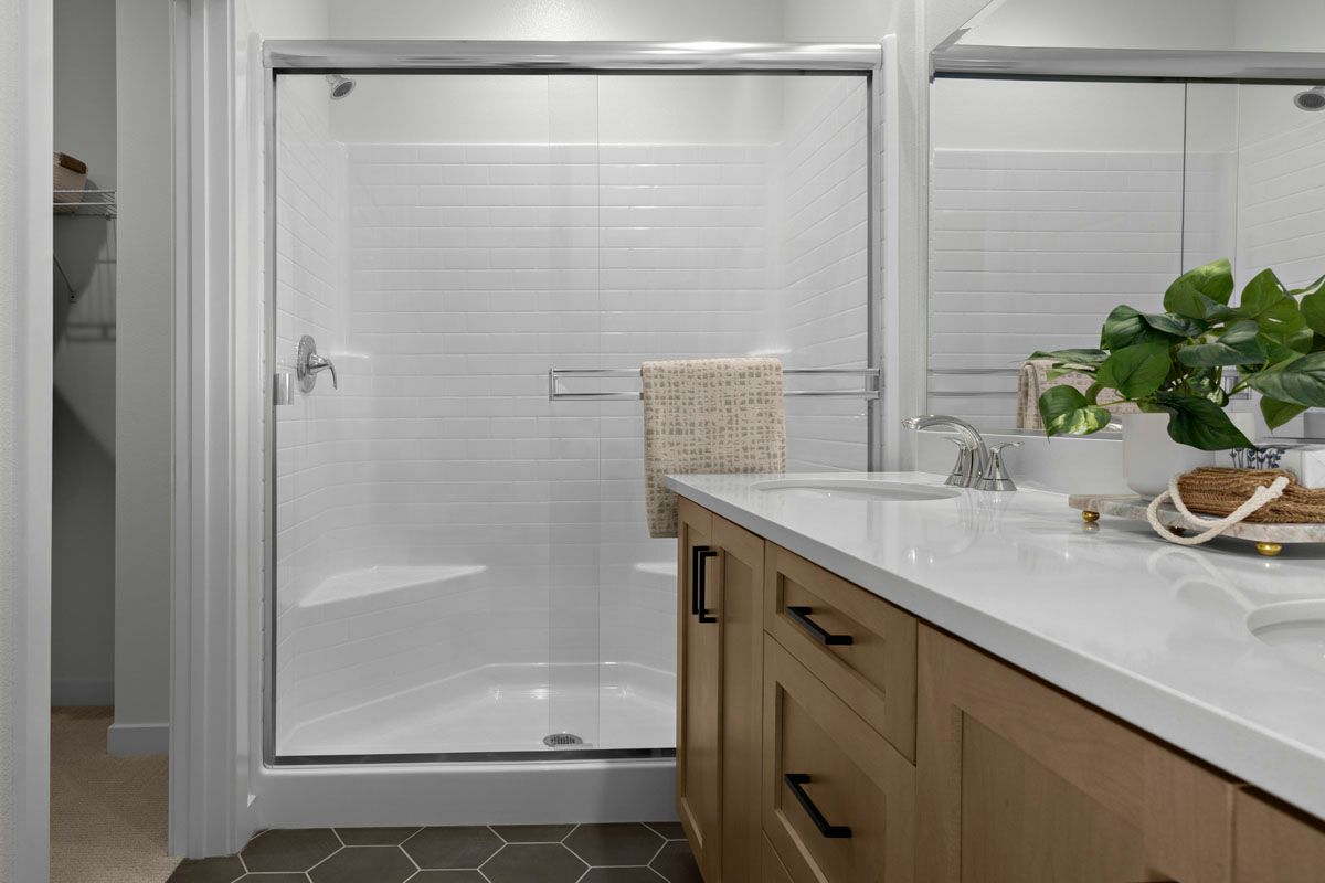 Plan 1291 Modeled - Primary bath