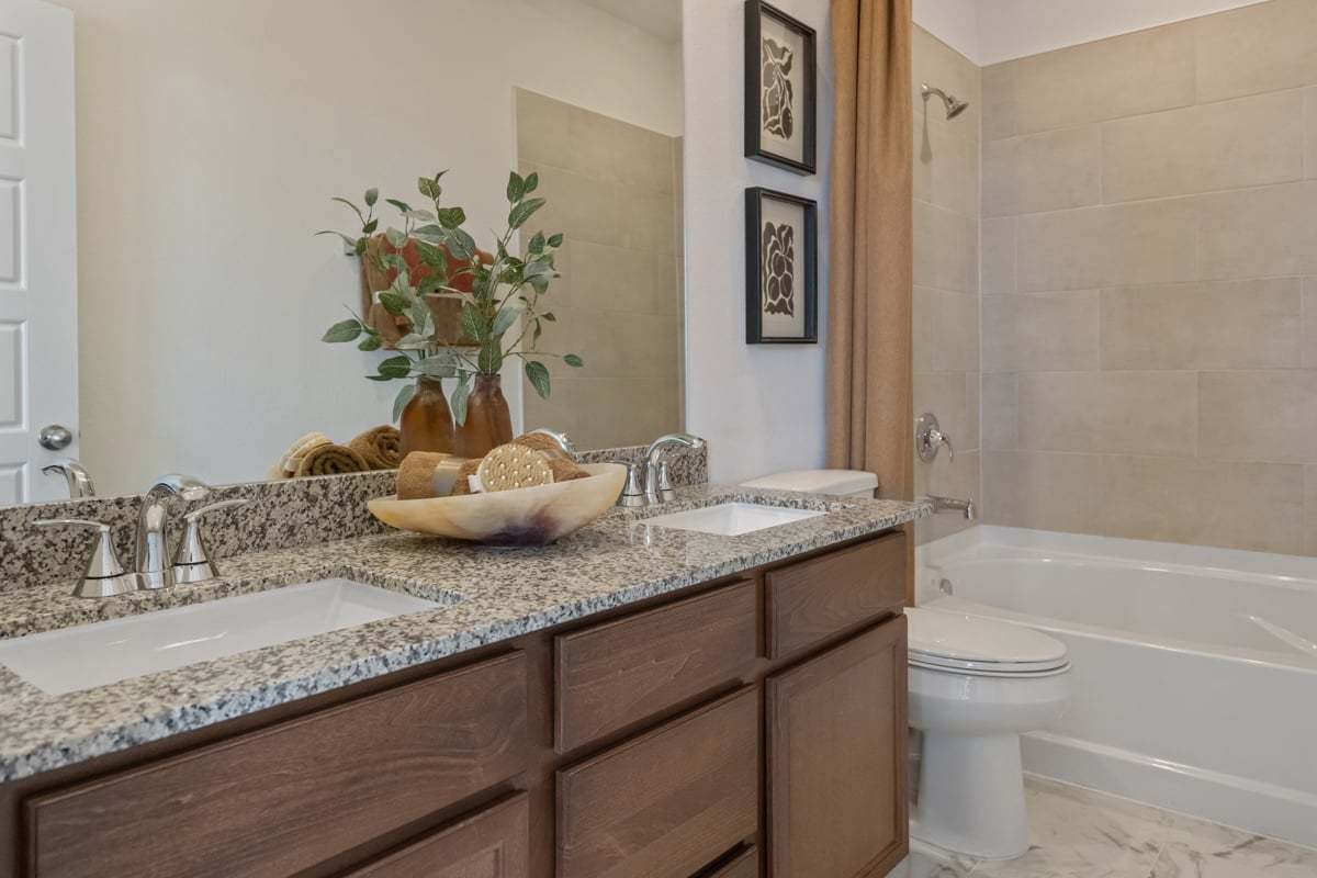 Plan 1243 Modeled - Primary bath
