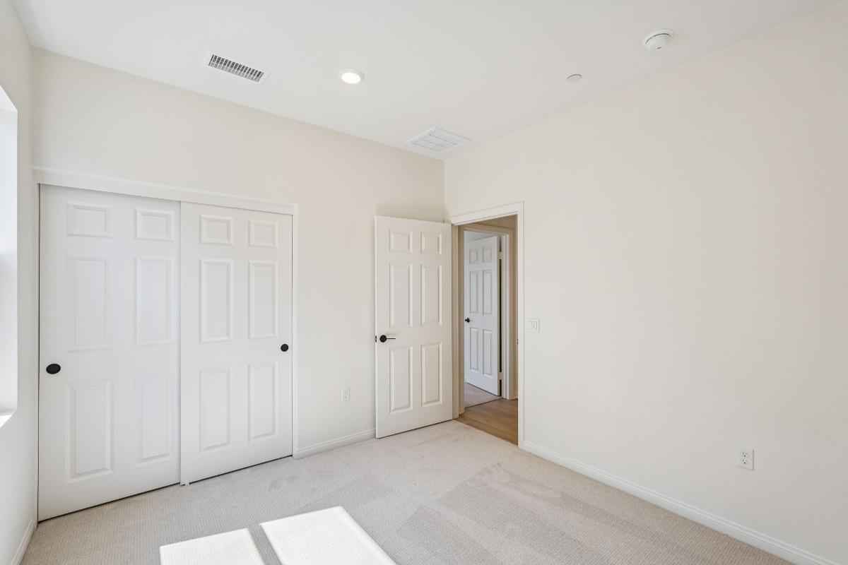 Secondary bedroom