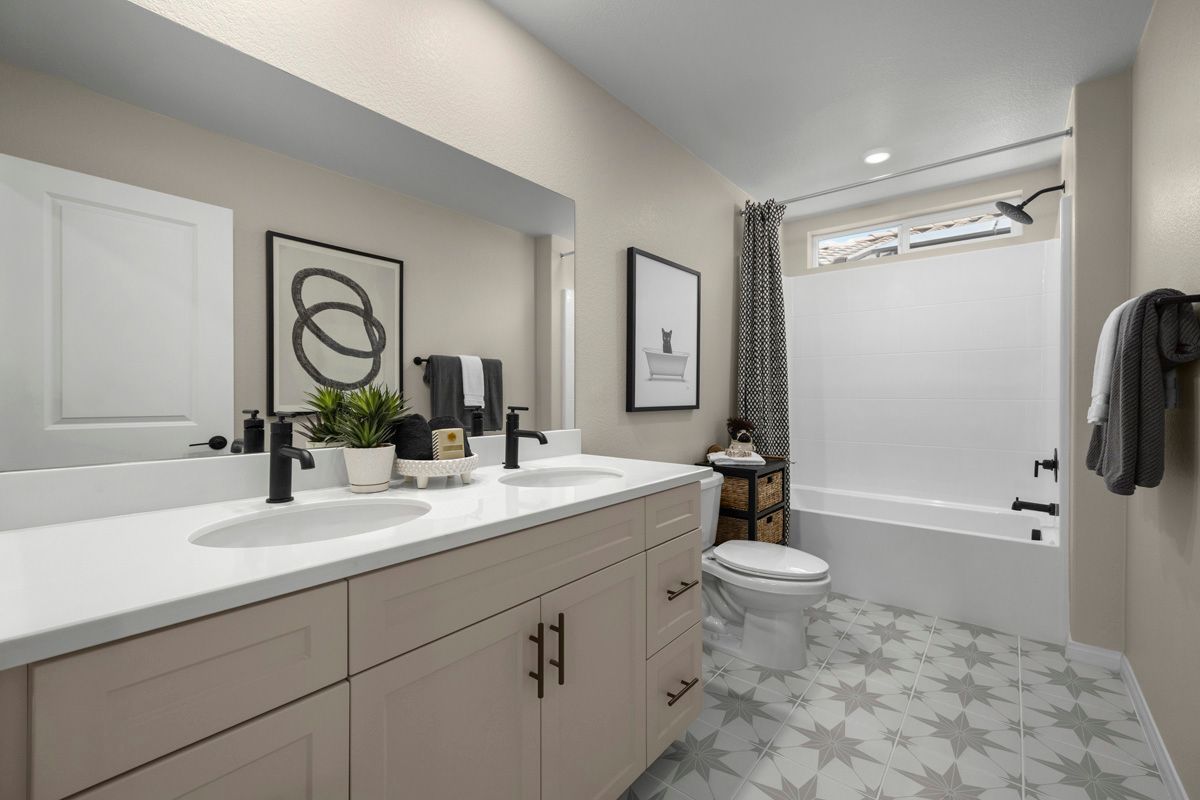 Plan 1877 Modeled - Bath 2