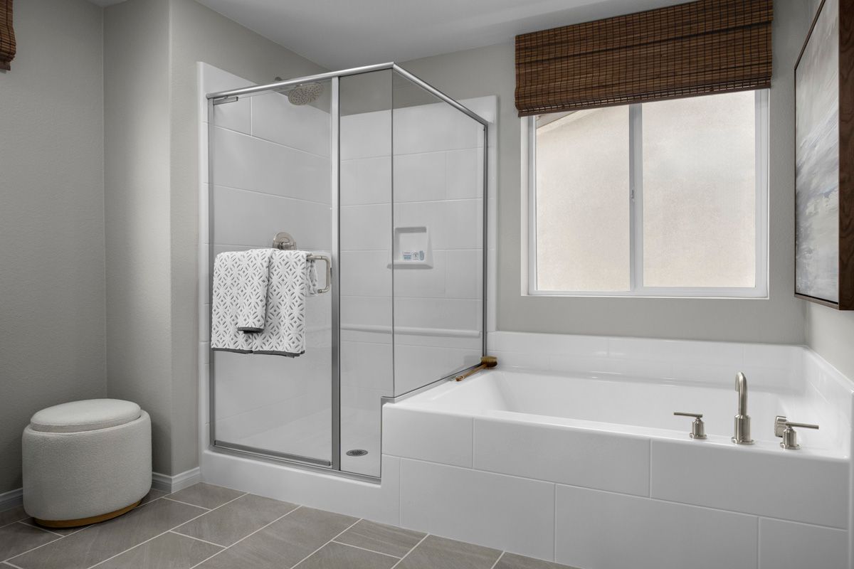 Plan 2000 Modeled - Primary bath