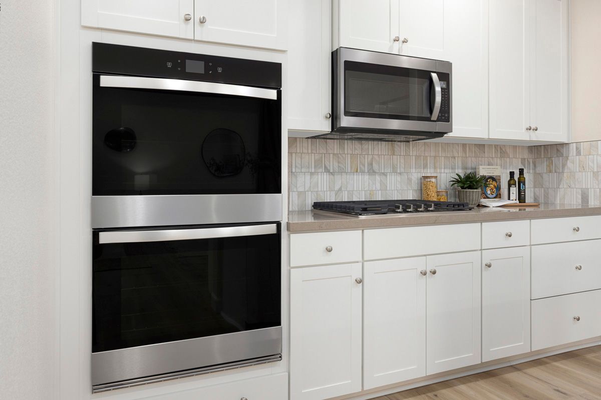 Plan 2090 Modeled - Kitchen