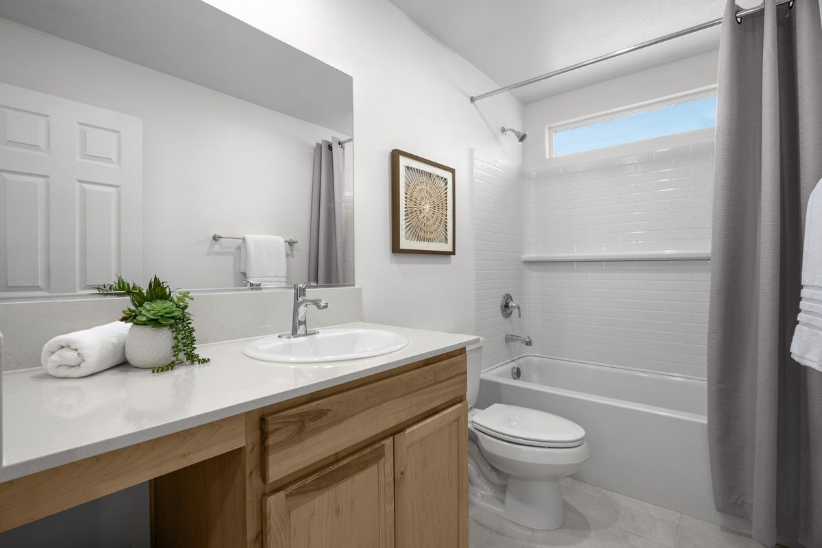 Plan 1572 Modeled - Bath 2