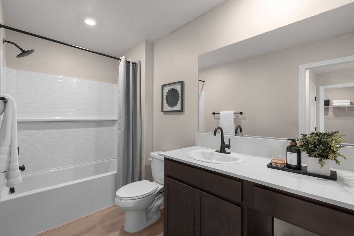 Plan 1477 Modeled - Bath 2