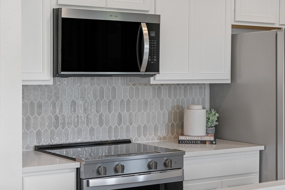 Plan 1676 Modeled - Stainless steel appliances