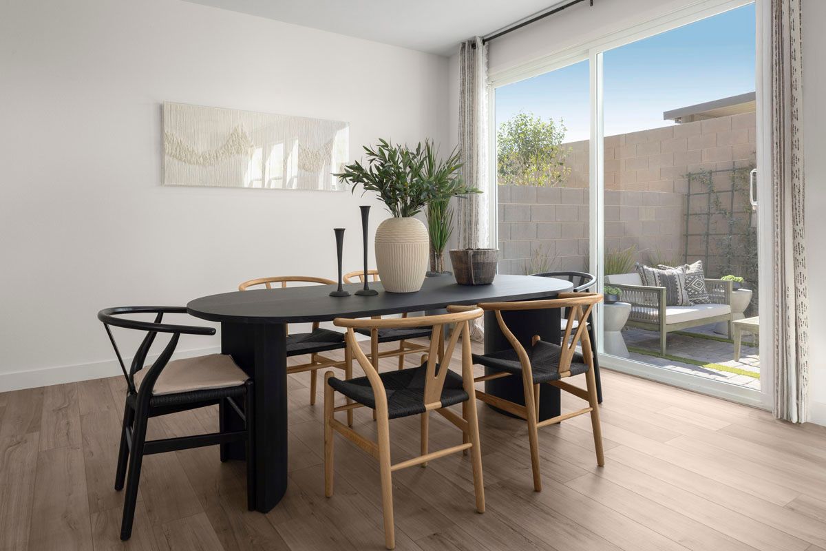 Plan 2069 Modeled - Dining area