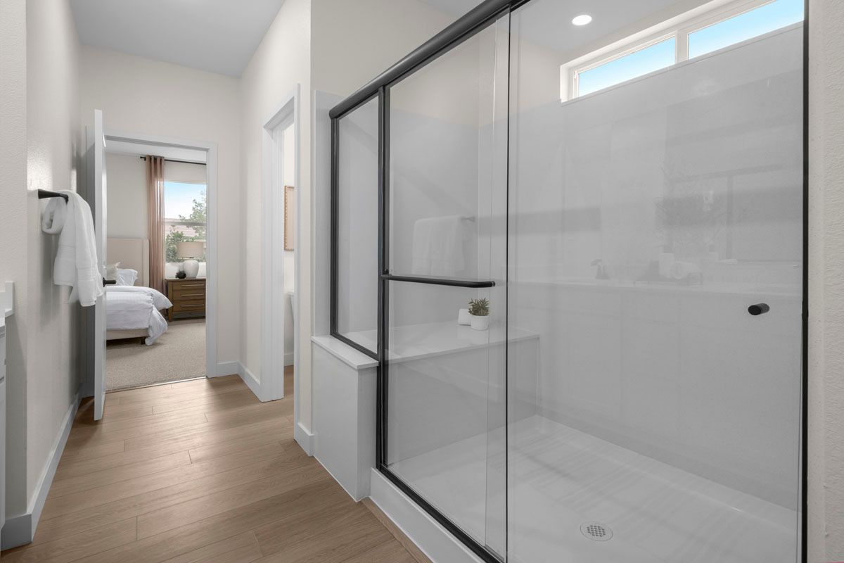 Plan 1901 Modeled - Primary bath