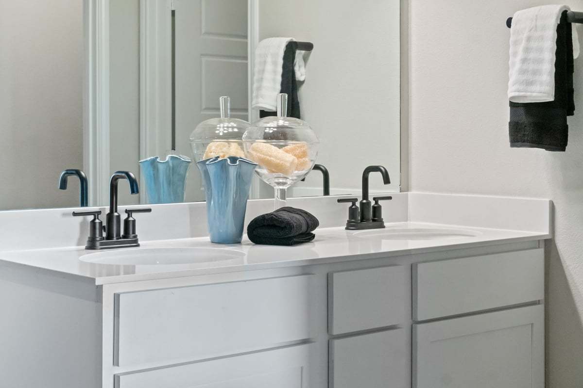 Dual-sink vanity at primary bath