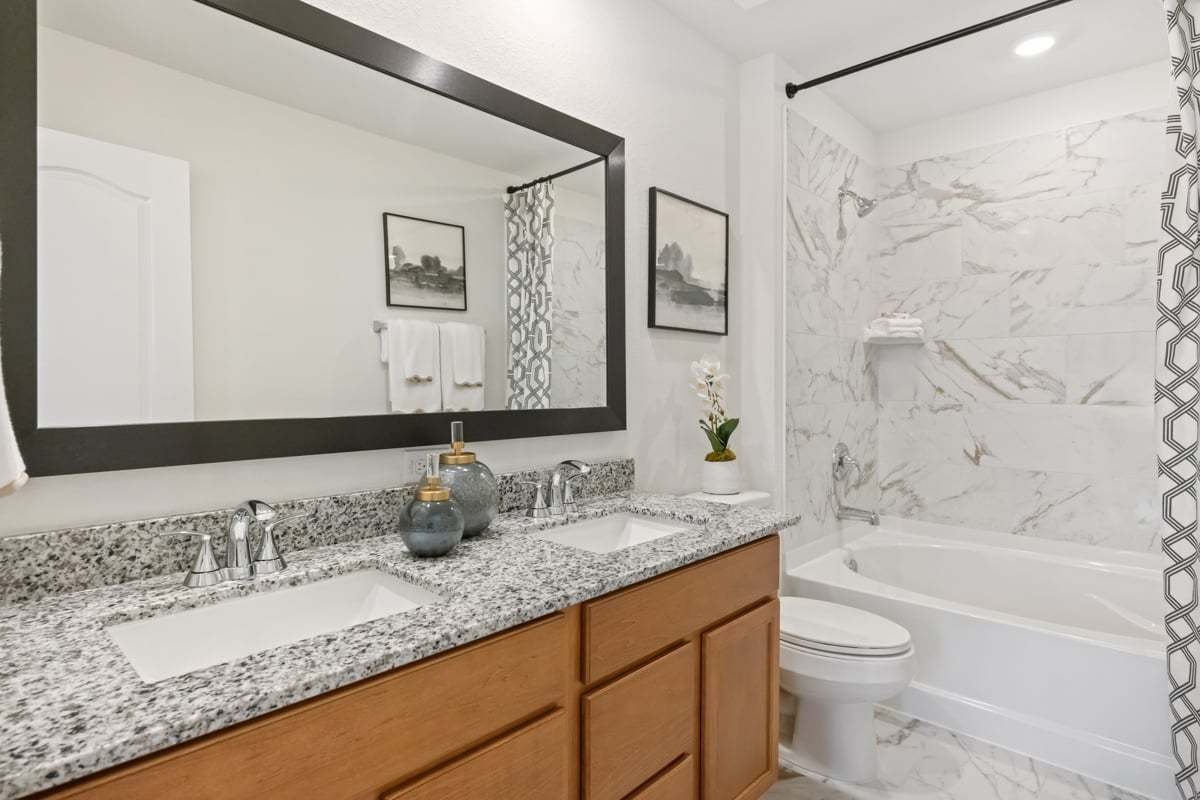 Plan 1416 Modeled - Primary bath