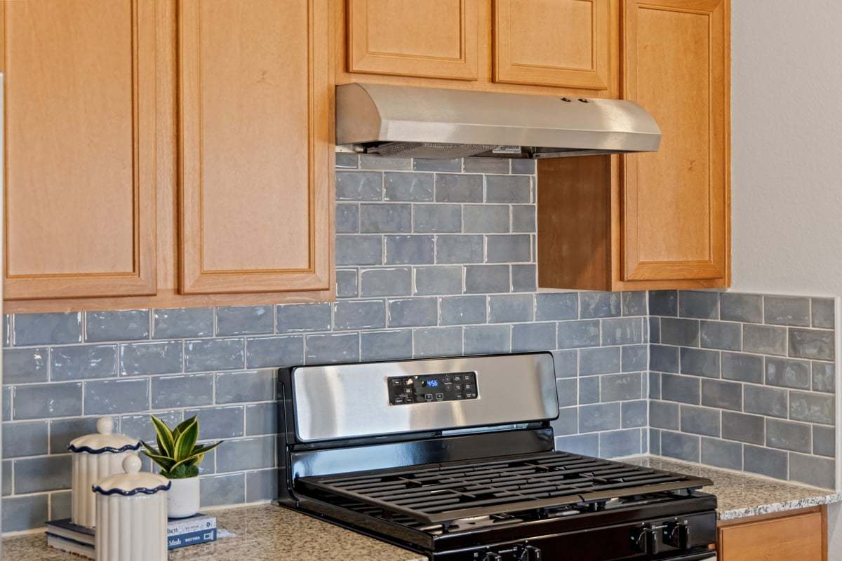 Plan 1676 Modeled - Gas range