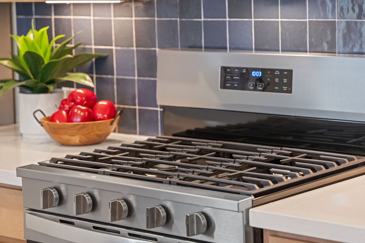 Plan 1675 Modeled - Gas range
