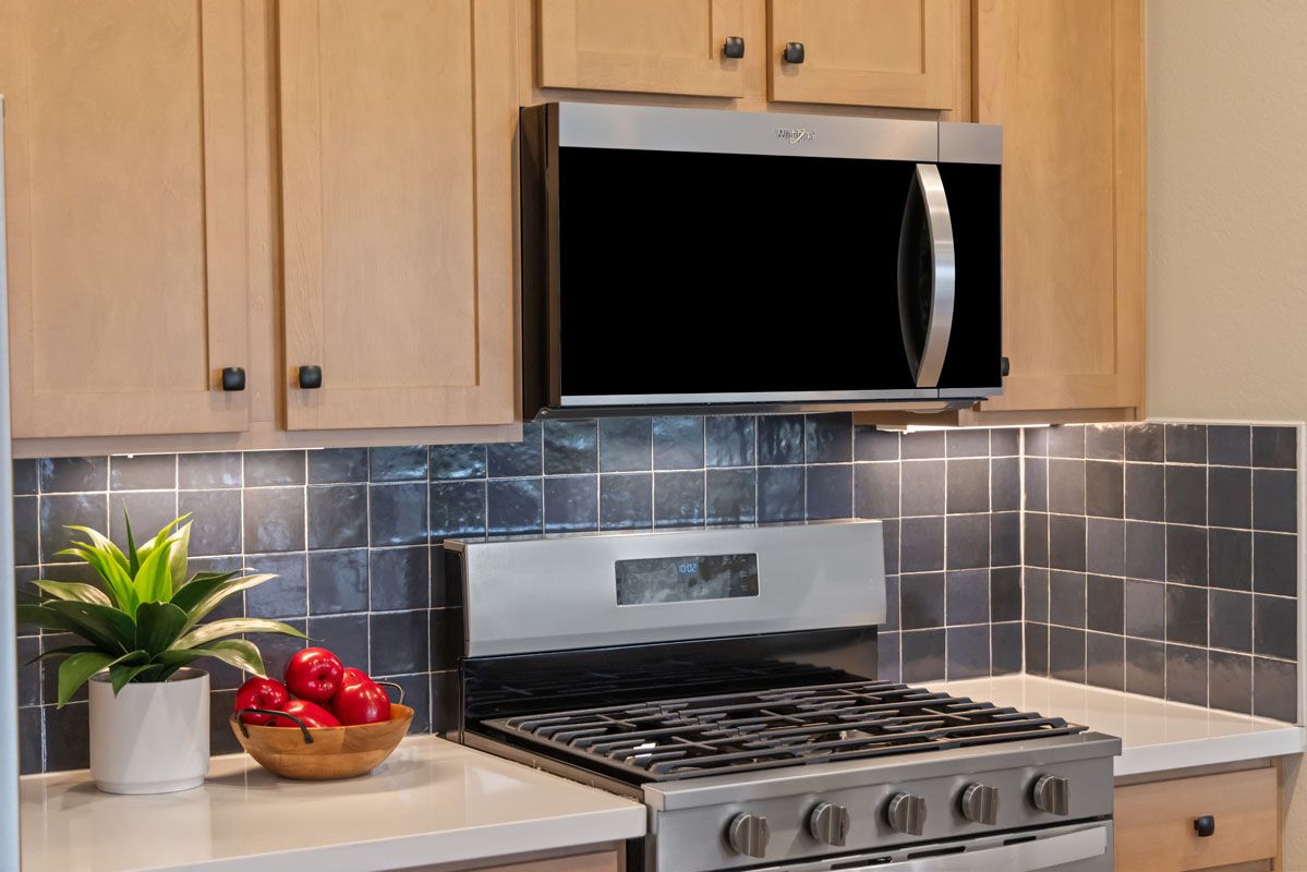 Plan 1675 Modeled - Stainless steel appliances