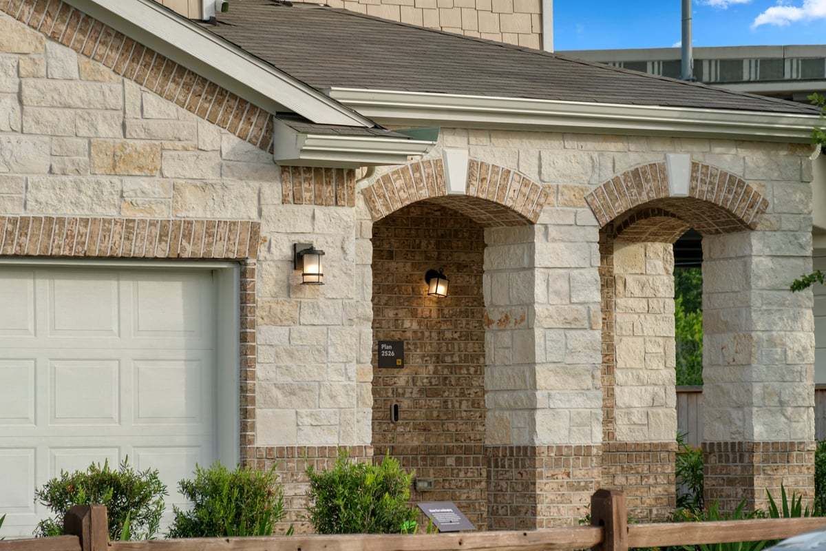 Plan 2526 - Front porch