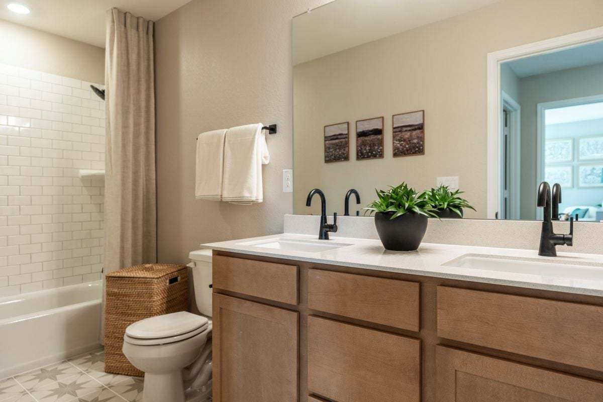 Dual-sink vanity at bath 2