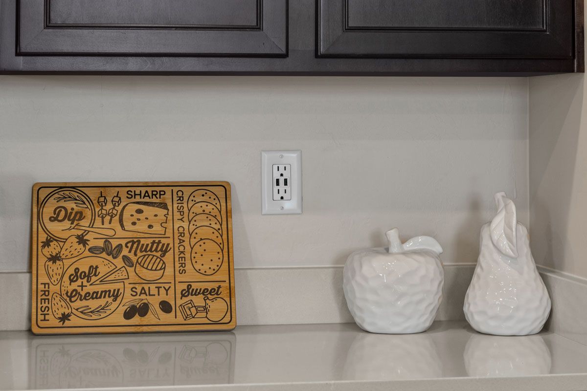Plan 1262 - Kitchen USB charging receptacle