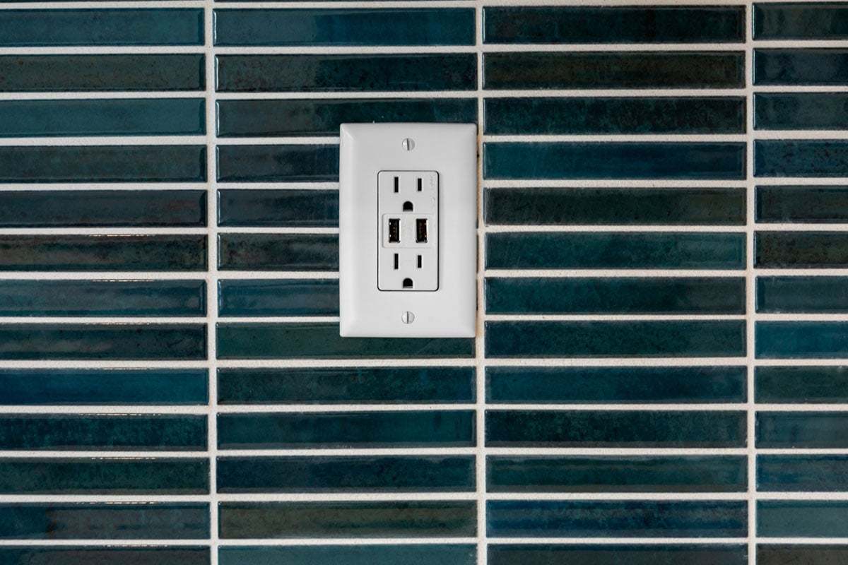 Plan 1745 Modeled - Kitchen USB charging receptacle