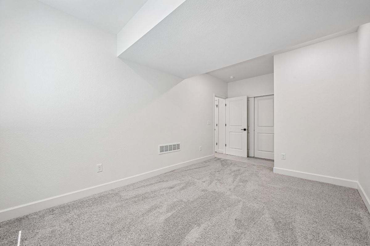 Secondary bedroom