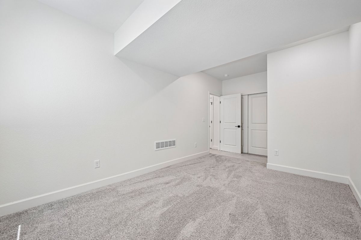 Secondary bedroom